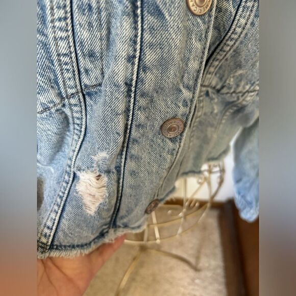 American eagle cropped distressed denim jacket with hood XS - Picture 5 of 16